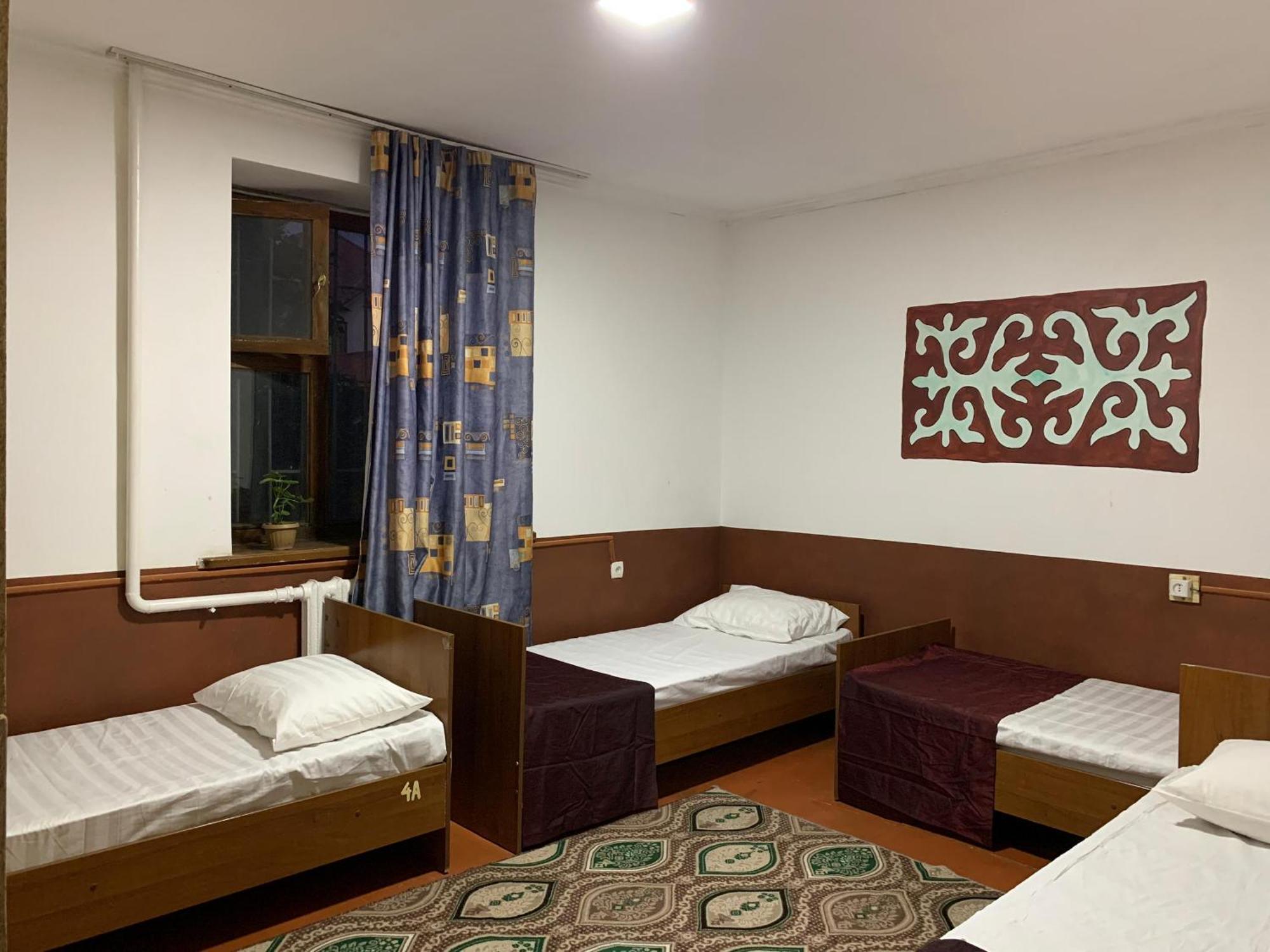 Bozui Hostel Бишкек Екстериор снимка